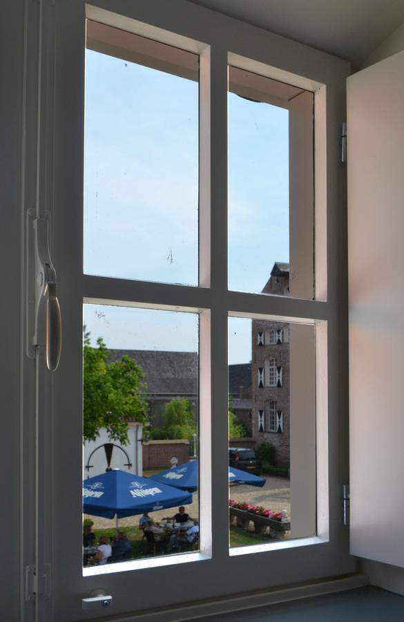 Haelen Kasteel Aldenghoor Bed & Breakfast エクステリア 写真